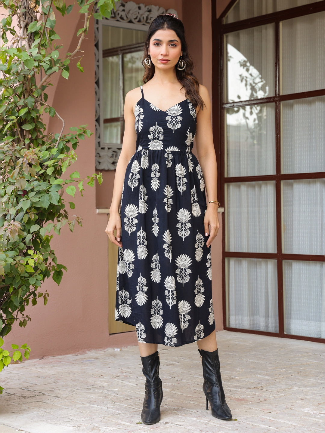 Black Floral Printed Sleeveless Midi Dress