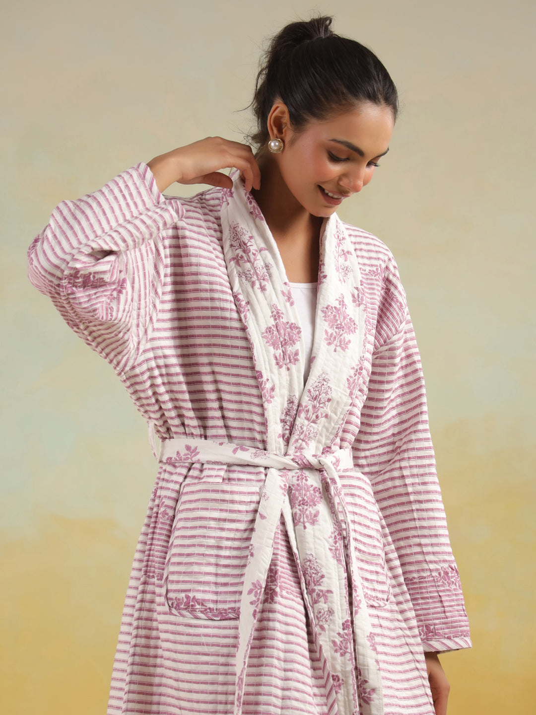 White Boota Printed Light Quilted Reversible Cotton Robe