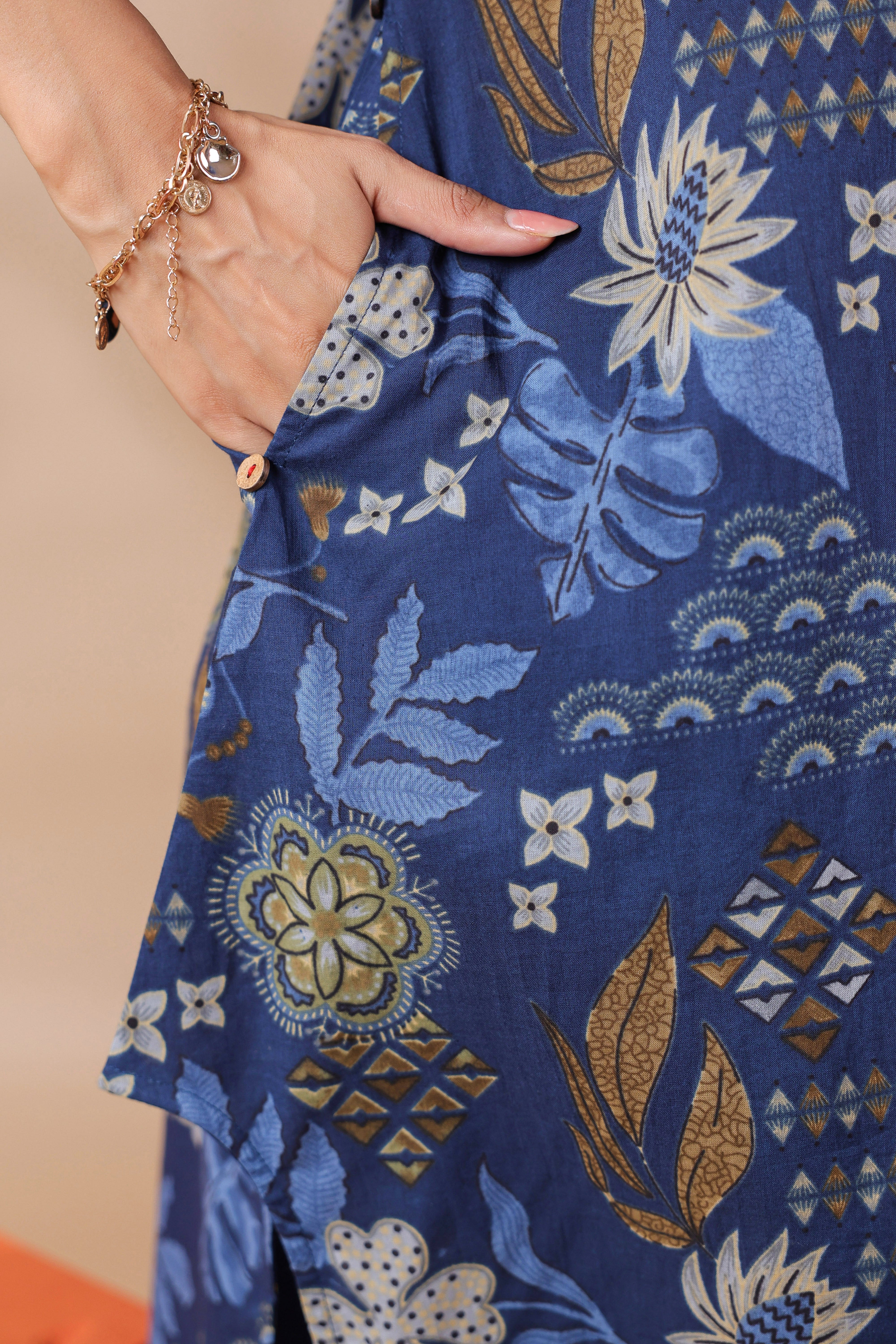Navy Blue Printed Sleeveless Cotton Kurta & Pants Set