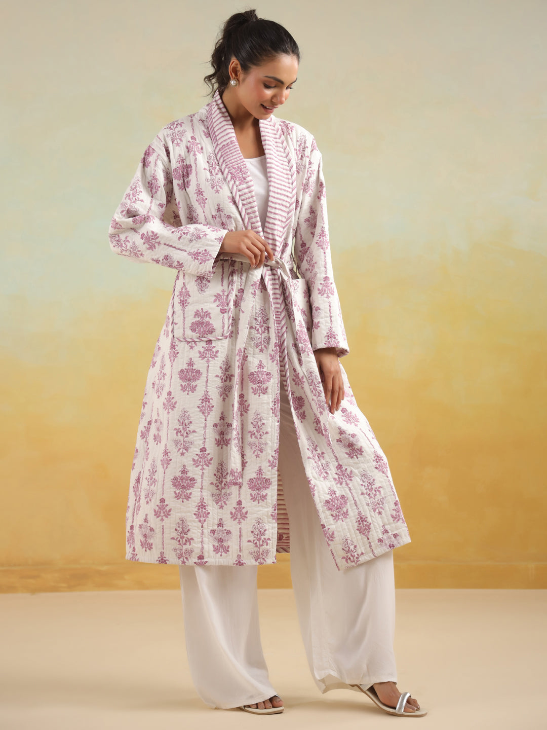 White Boota Printed Light Quilted Reversible Cotton Robe