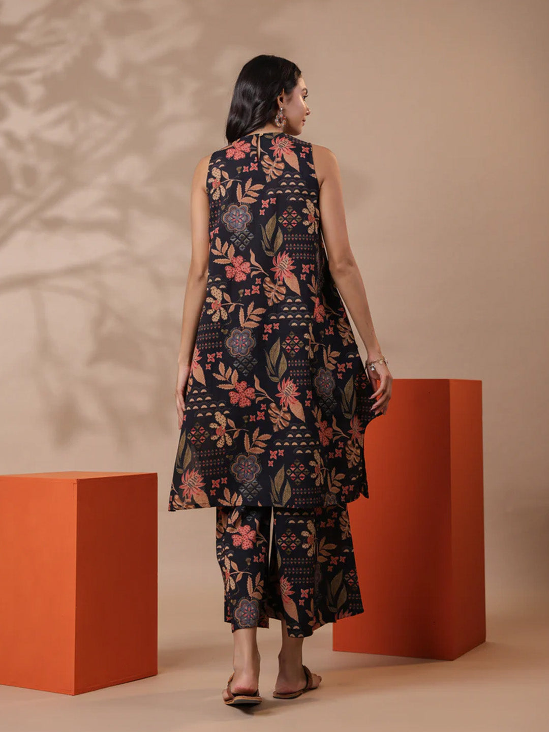 Black Printed Sleeveless Cotton Kurta & Pants Set